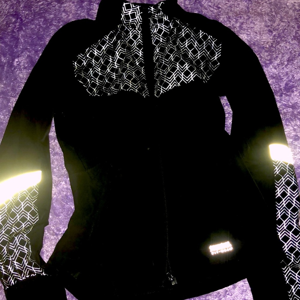 Women’s running room windbreaker zip up